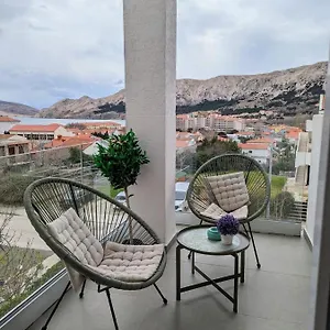 https://kings-apartment.primorje-gorskikotar.com